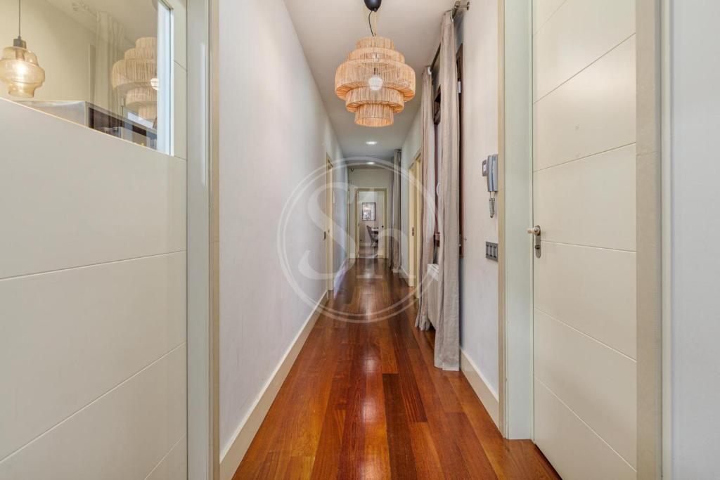 Spacious Apartment Near Passeig de Gràcia - 2