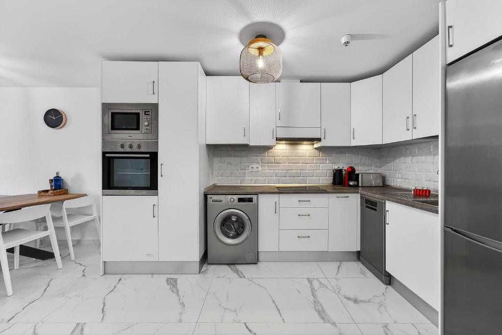 Granada Park Apartament — Playa de las Americas, Canary Islands