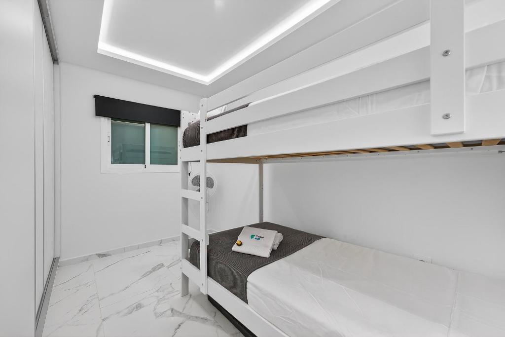 Granada Park Apartament — Playa de las Americas, Canary Islands