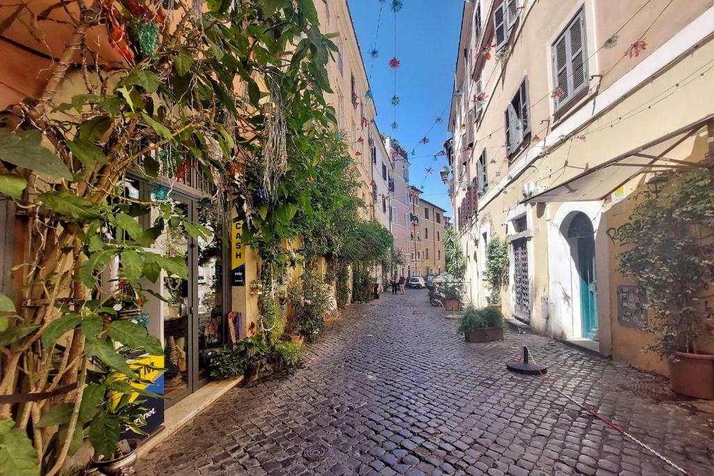 Vicolo del Bologna in Trastevere by Halldis - 2