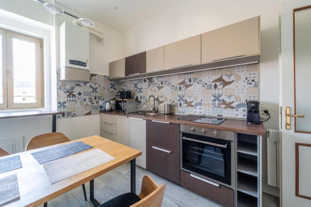 GuestHost - Modern Flat X4 near the Center - 3