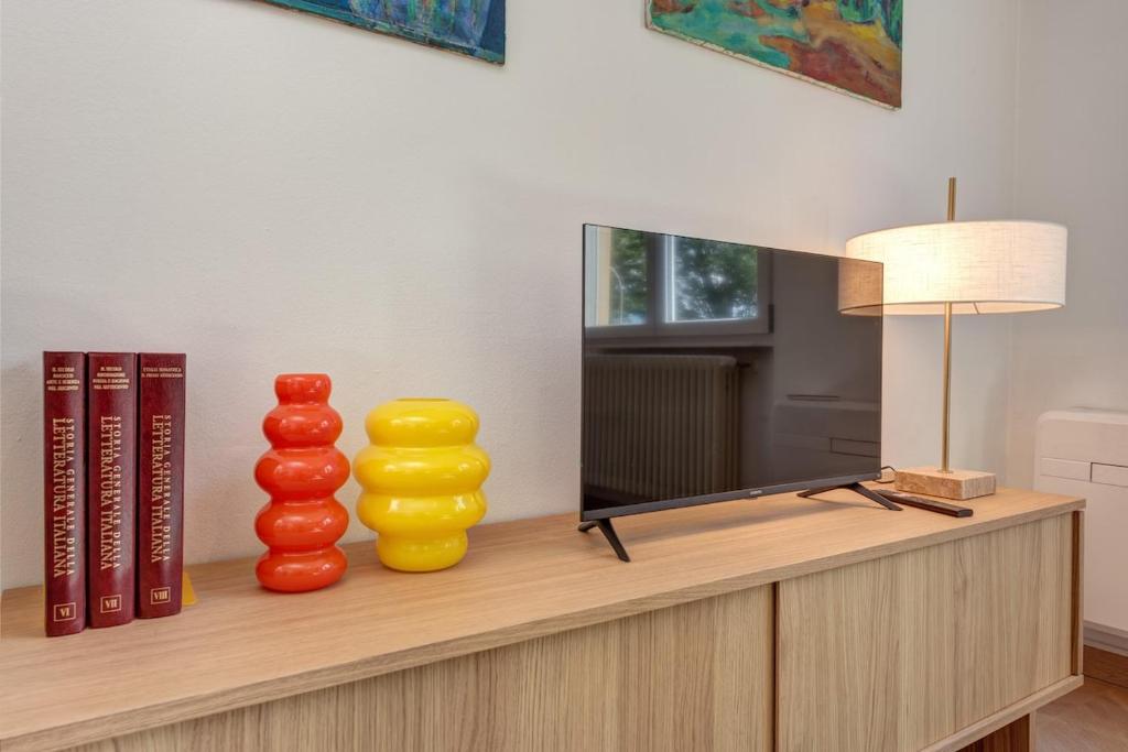 Design e Vista Lago Beachfront Oasis with AC e WiFi - 5