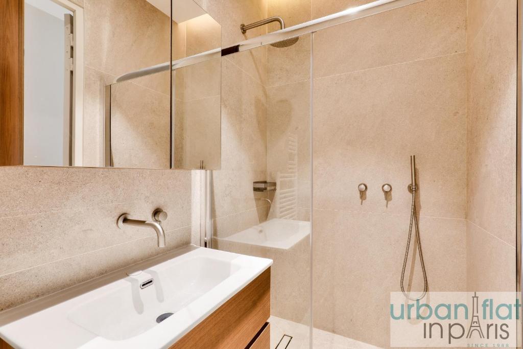 UrbanFlat 141 - Grand Appartement Champs-Elysees Ponthieu - 5