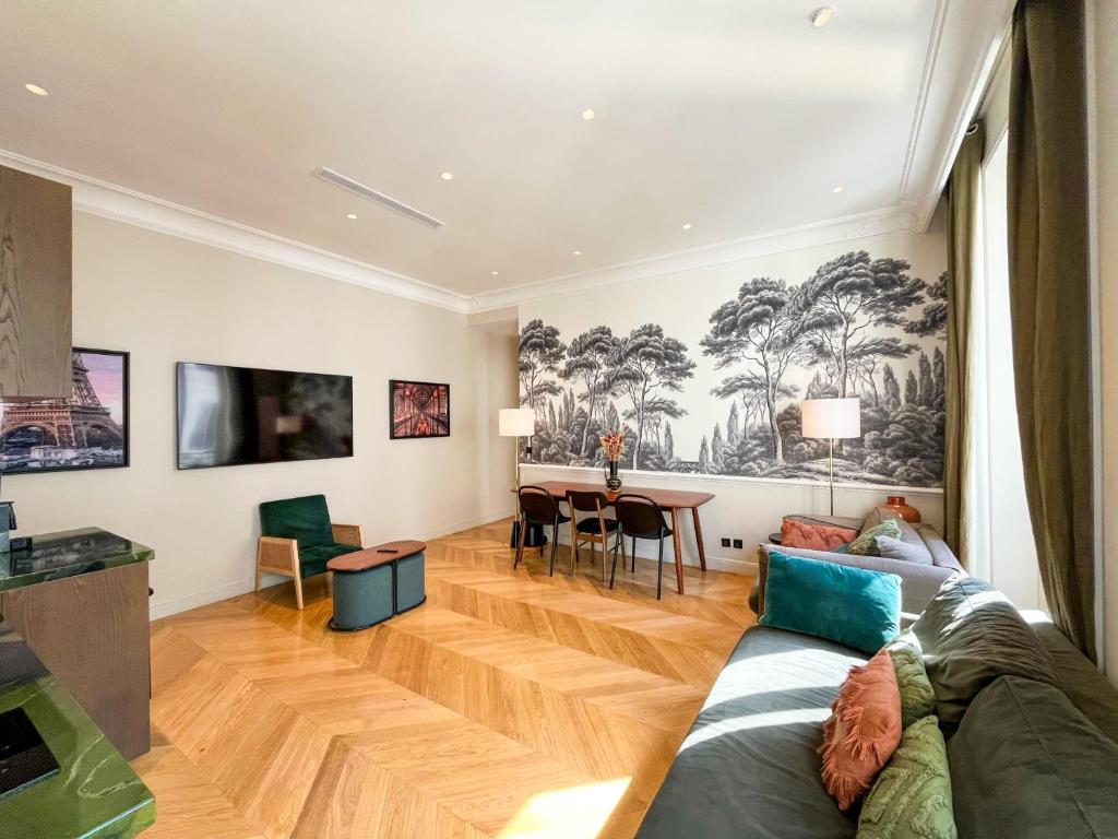 UrbanFlat 141 - Grand Appartement Champs-Elysees Ponthieu - 1