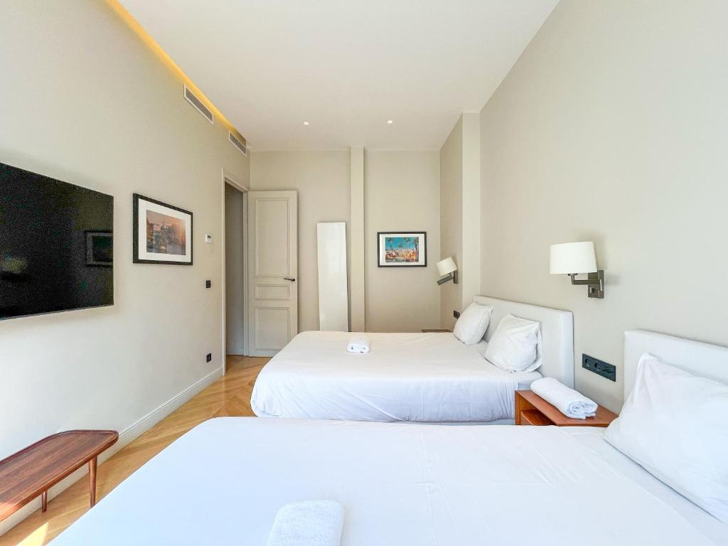UrbanFlat 141 - Grand Appartement Champs-Elysees Ponthieu - 4