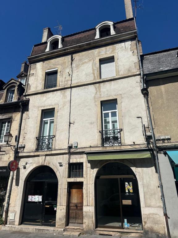 Rousseau Central, climatisé, entièrement rénové - 2