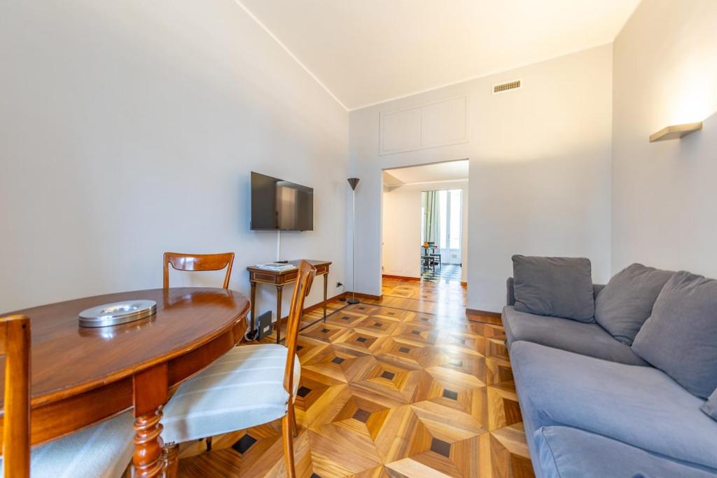 Luxury Flat Crocetta 2 stops from Duomo, AC - 2