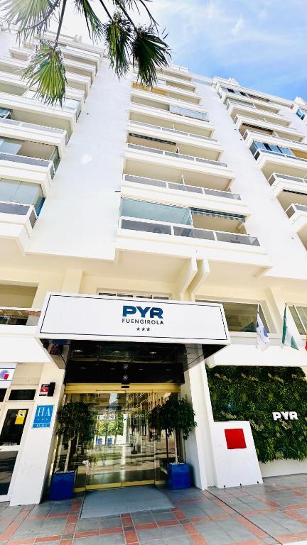 Hotel PYR, Spacious Studio with a Big Terrace - 3