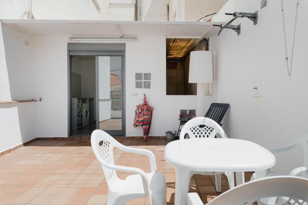 Casa 2 Hab con Terraza & Barbacoa en Ubicación Céntrica - 4