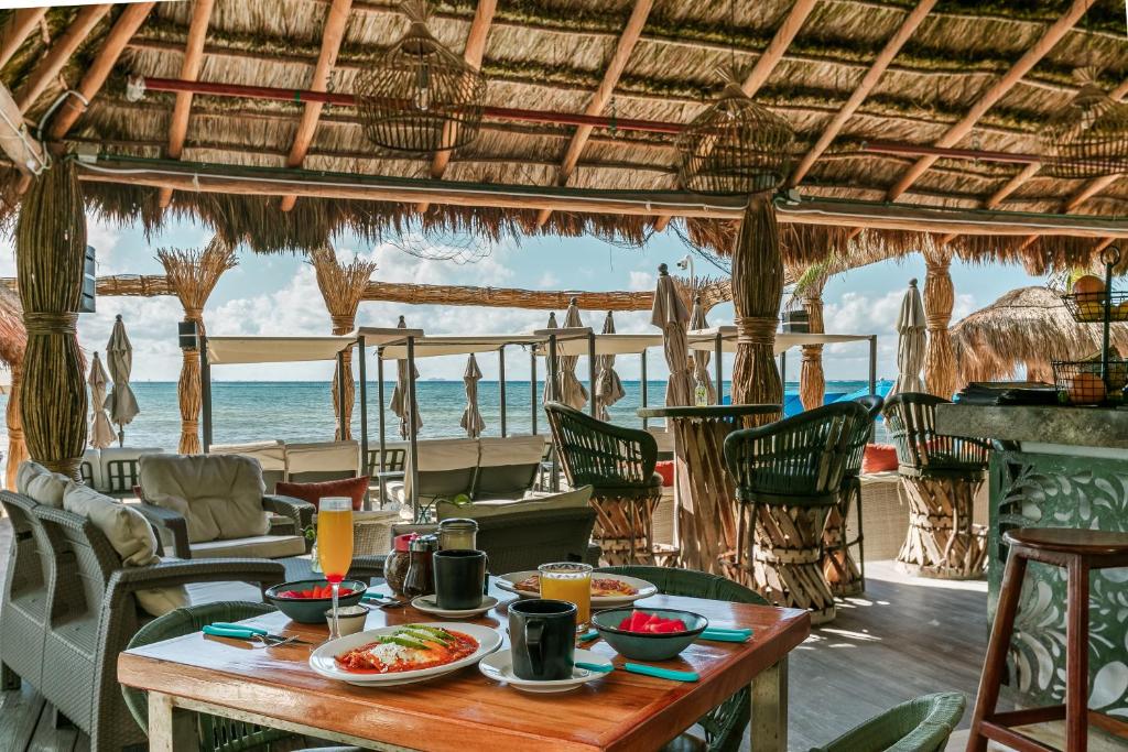 Luciana Hotel & Beach Club - 3