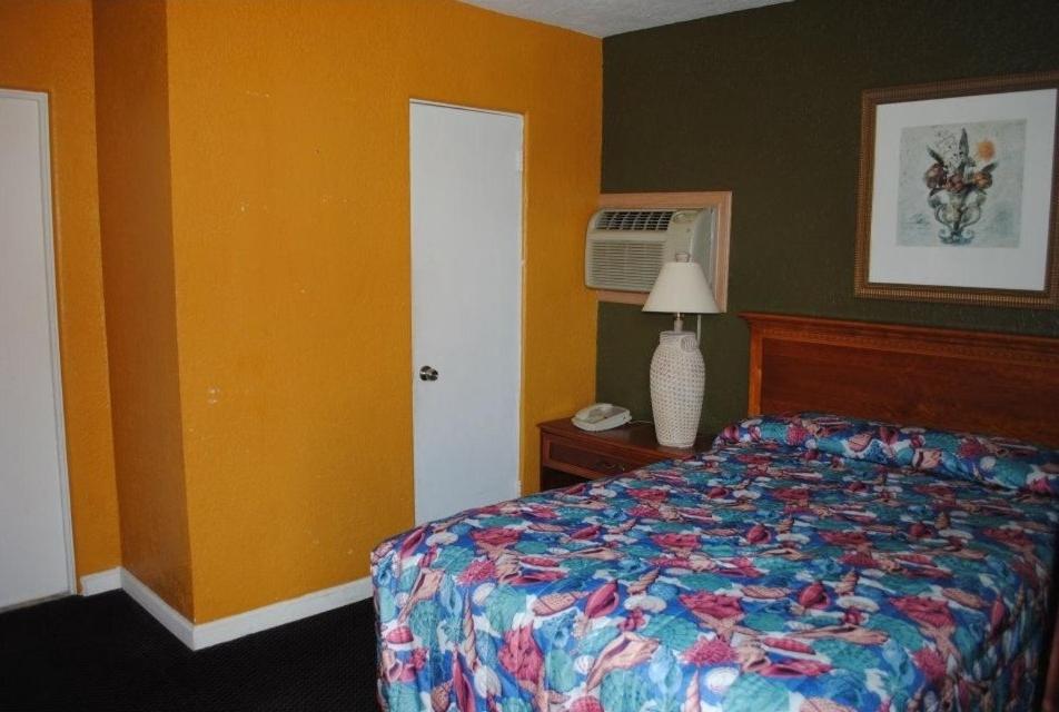Atlantic Economy Inn Photo 9