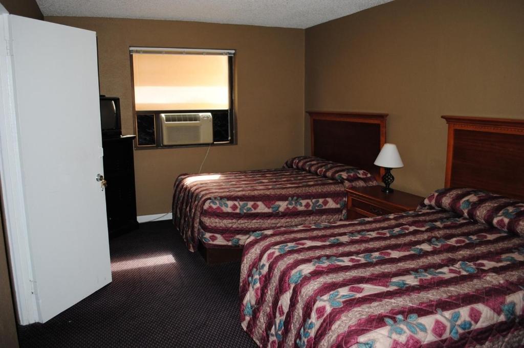 Atlantic Economy Inn Photo 11