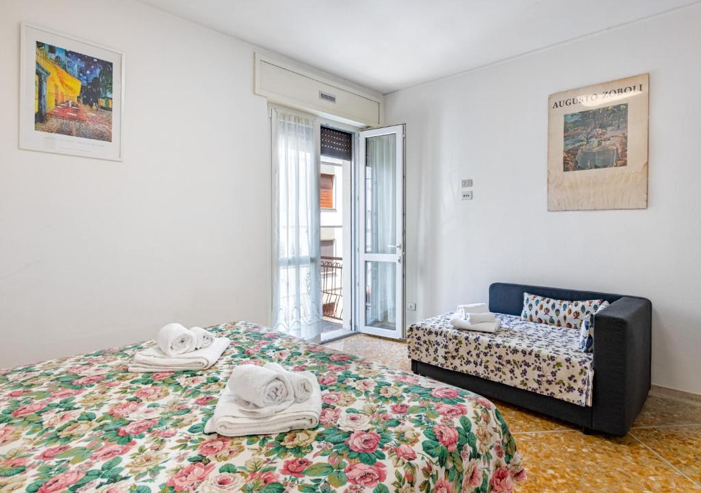 da Paola - Group Getaway - Bright Flat with Balcony WiFi & AC - Private internal Parking for motorbikes and bikes - 2