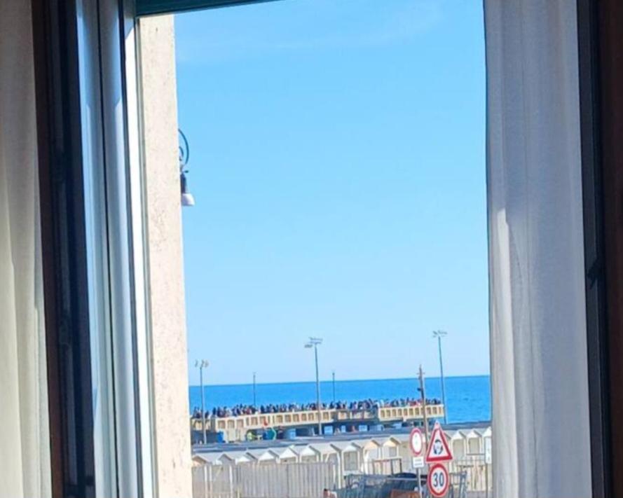 House Rome front sea - 2