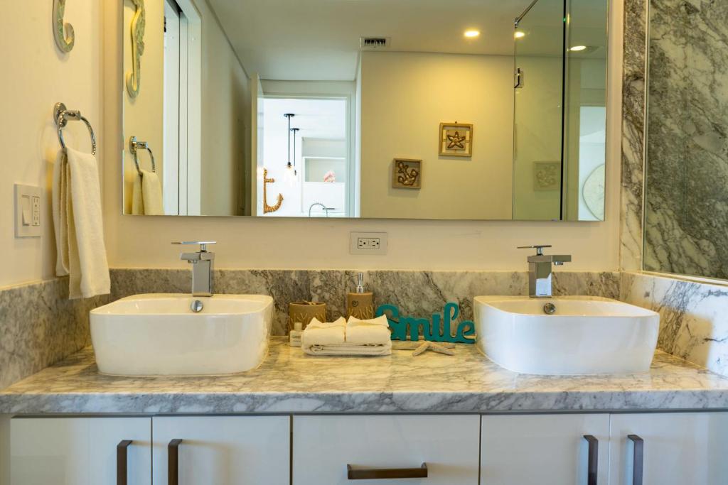 All About The Beach!! 1 bedroom condo at Encantame Towers W503 - 4