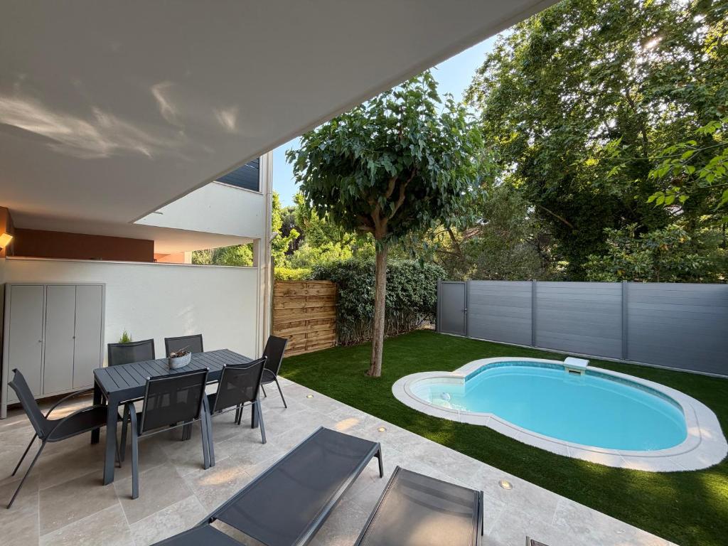 3-bedroom apartment - garden - private pool - 2