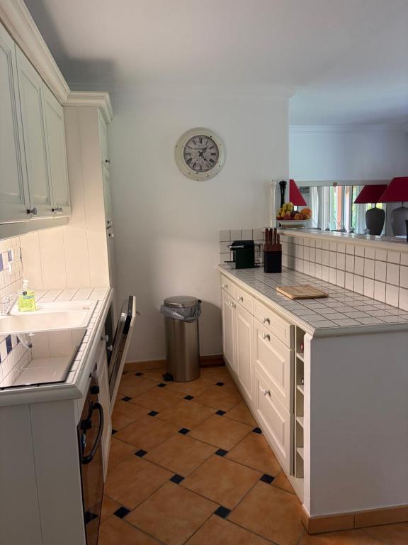 Appartement provençal avec jardin, piscines & tennis - 5