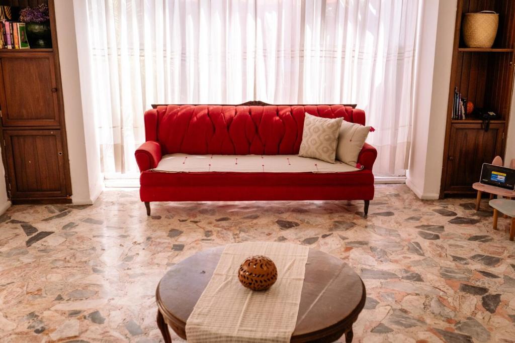 Spacious artsy home with fast WiFi - 5
