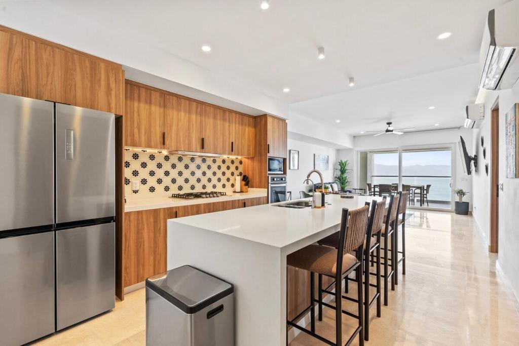 New Beachfront 3 Bedroom, 4 Bath Suite at Harbor171 - 3