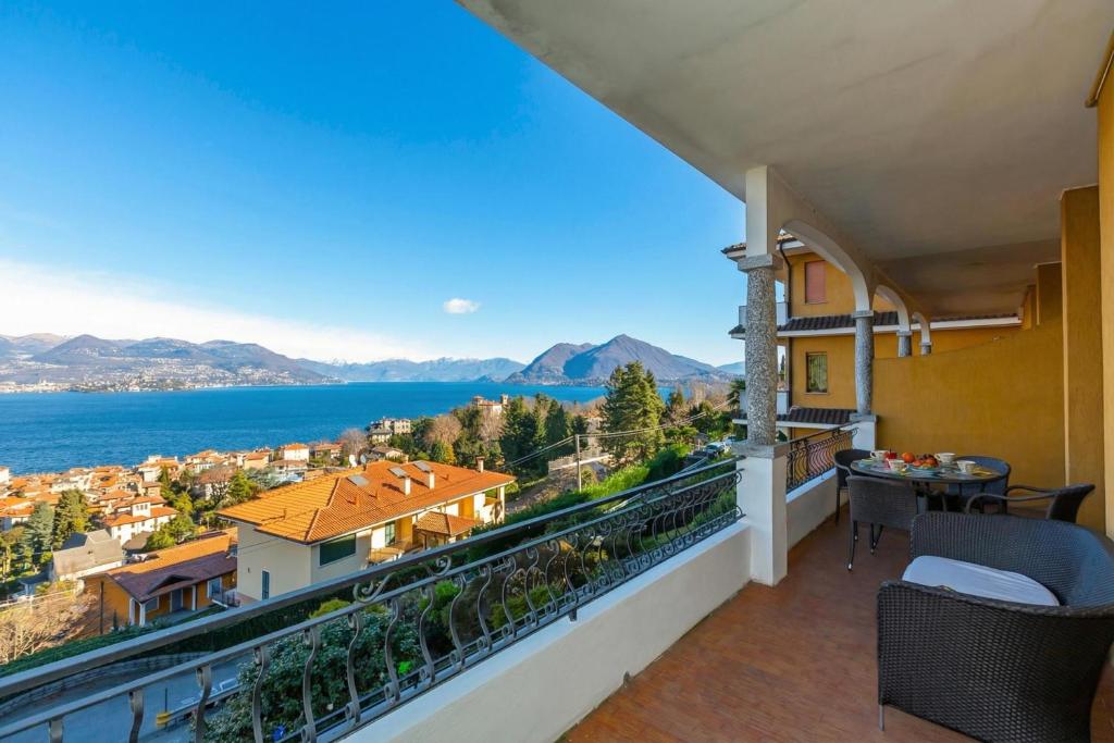 La Rosa Dei Venti Lake View Terrace - Happy Rentals - 2
