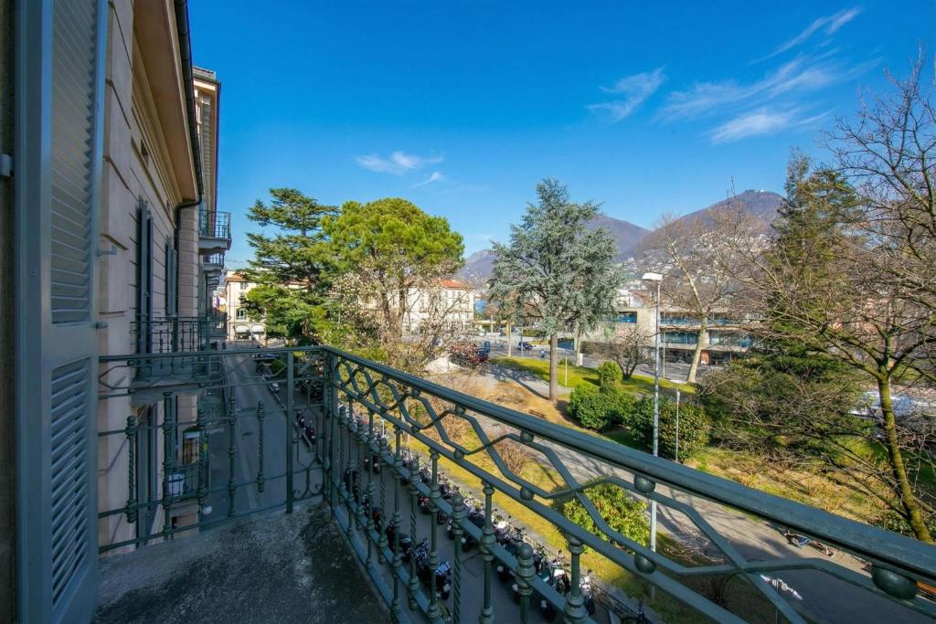 Little Lugano Studio with Balcony Views - Happy Rentals - 3