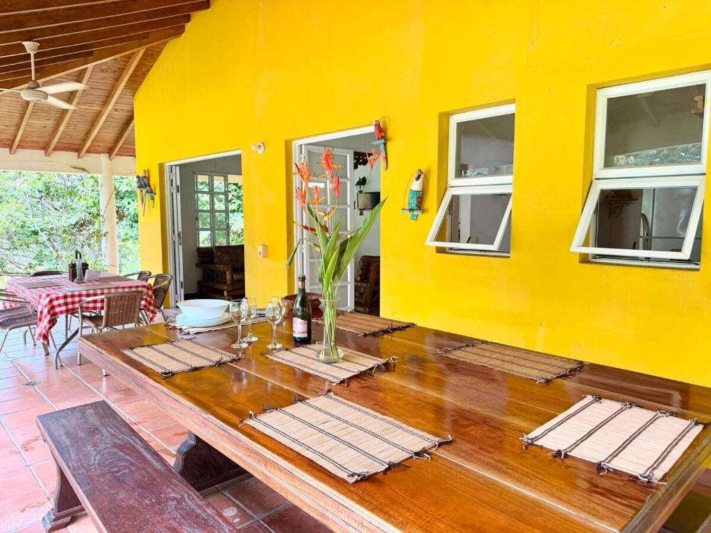 Villa Familiar con Piscina Privada, 8 min de Hacienda Nápoles, Santorini, Rio Claro - 4