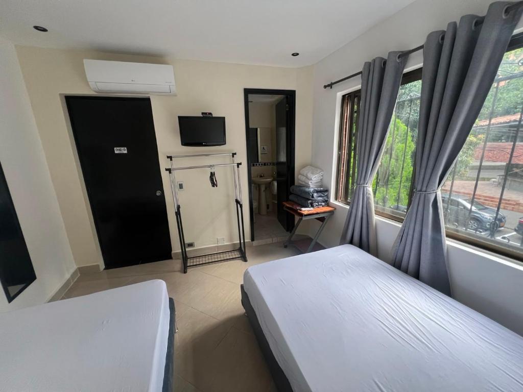 Hotel Laureles Home - 4