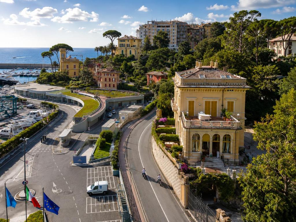 Charming apartment in historic villa front sea with free parking, near Portofino - 2