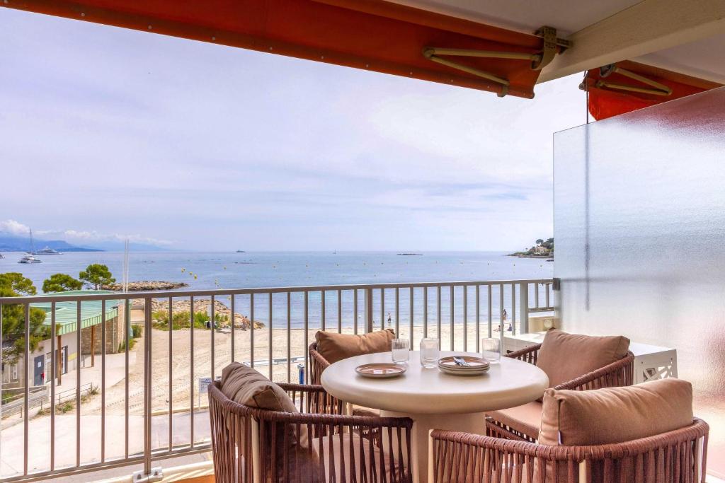 1BDR 4P flat with stunning sea views - 2