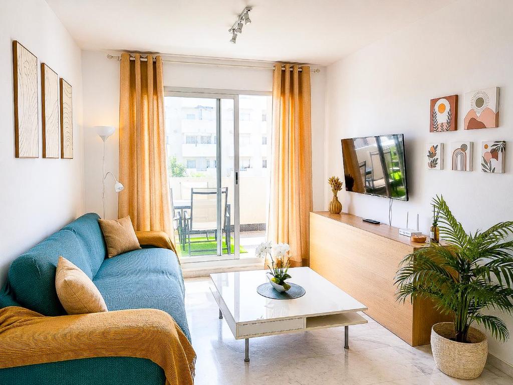 Apartamento familiar con vistas al mar, piscina en Mijas Costa - 1