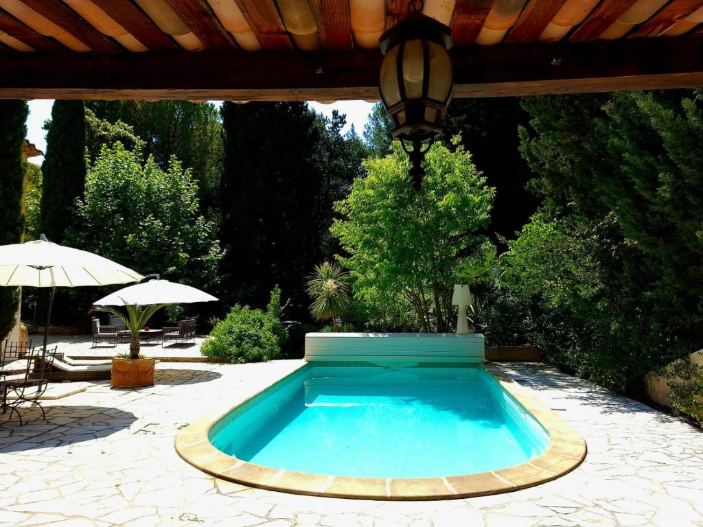 Le clos de la tour cassis piscine chauffée - 4