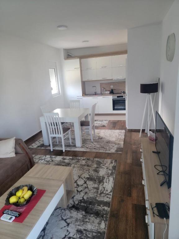 Renting Apartments Ulcinj - 2