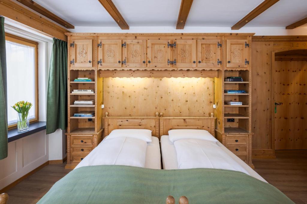 Hotel Alpina - 1