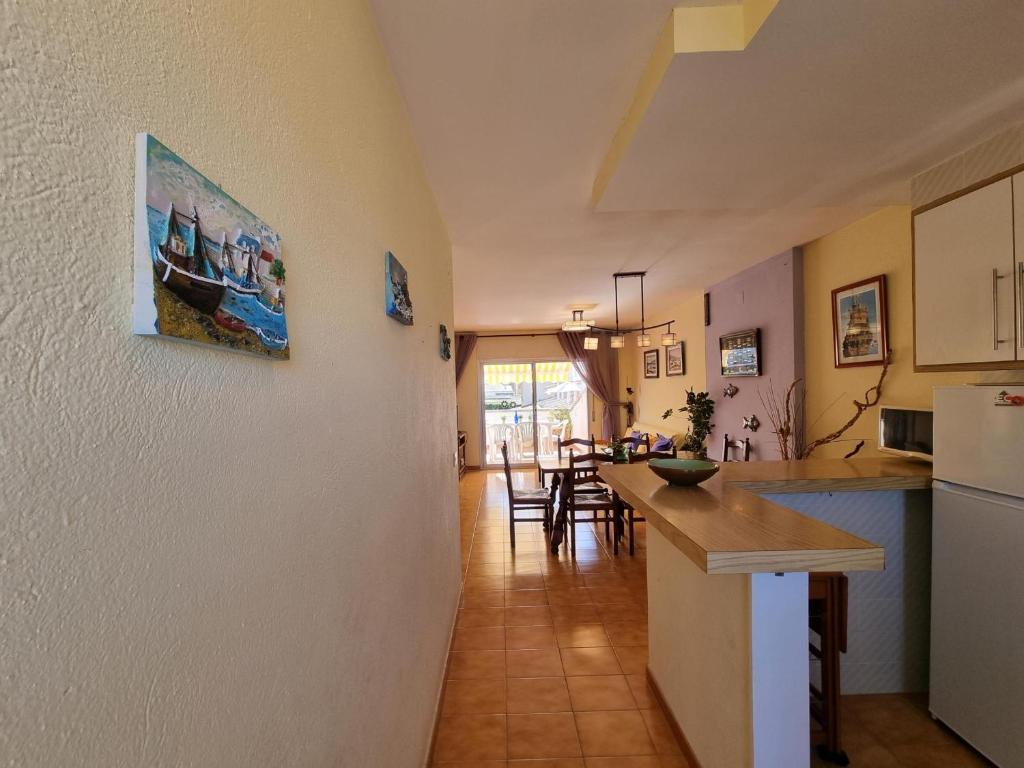 Apartamento de 3 habitaciones con terraza cerca de la playa - HISP-236-75 - 4