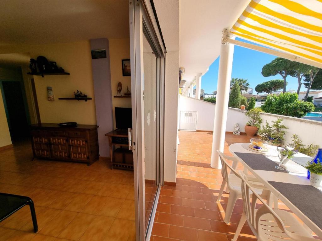 Apartamento de 3 habitaciones con terraza cerca de la playa - HISP-236-75 - 5