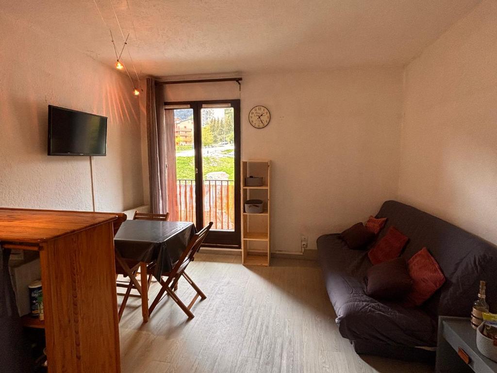 Studio Cabine 21m², 5 pers - Près commerces Les Angles - 1