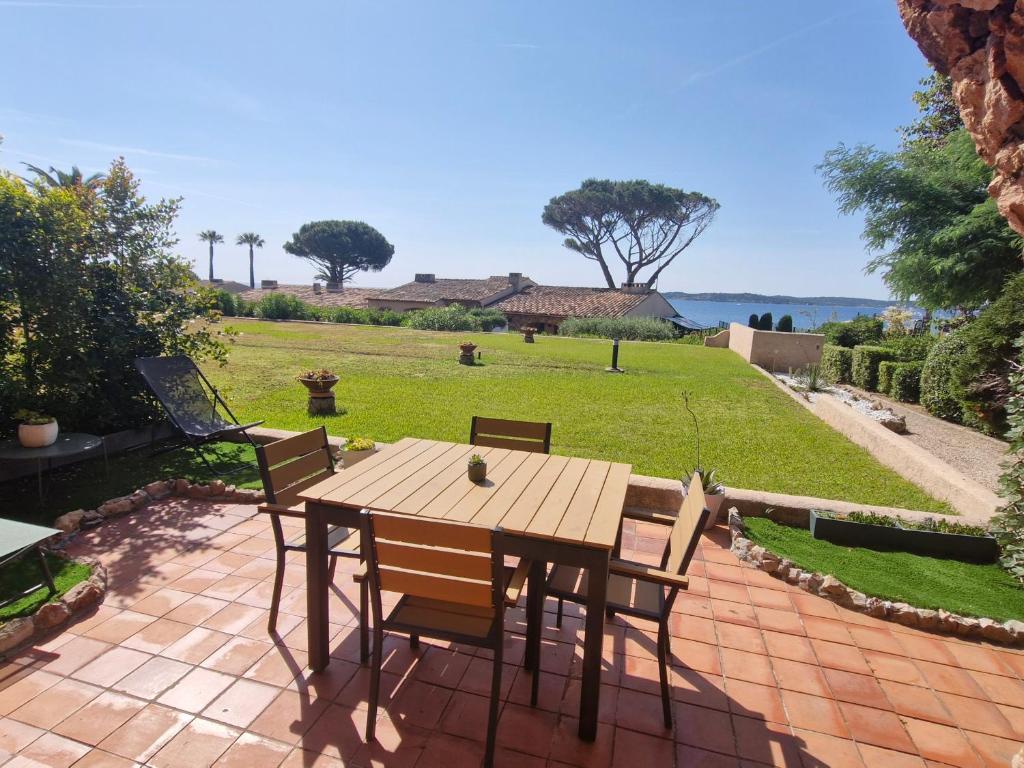 Studio climatisé avec terrasse et piscine à Sainte-Maxime - FR-1-780-75 - 2