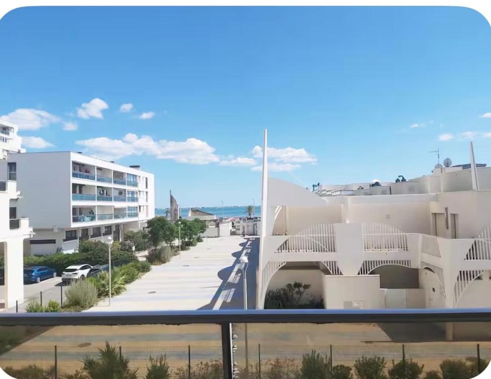 Superbe T3 moderne vue mer avec parking, climatisation, piscine - 2