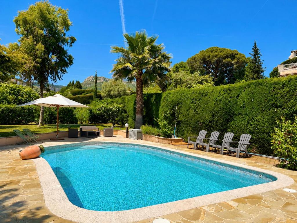 Les Jarres Bleues - Haut de Villa Jardin & Piscine privée - 2