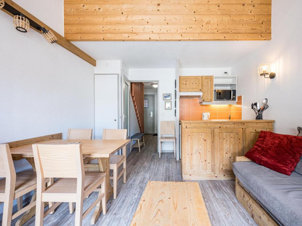 Studio avec mezzanine, balcon, parking proche pistes Val-d'Isère - FR-1-518-133 - 5