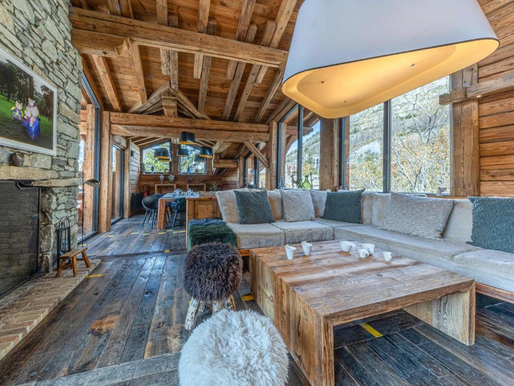 Chalet de luxe avec piscine et hammam à Val-d'Isère, 10 personnes à proximité du centre-ville - FR-1-694-95 - 1