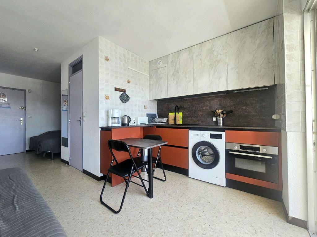 T1 confortable avec balcon et ascenseur à Balaruc-les-Bains - FR-1-553-181 - 3