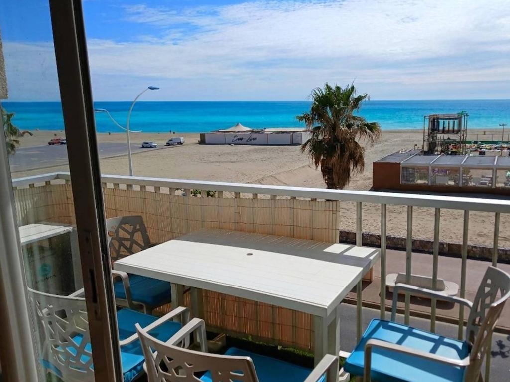 Beau 2 Pièces Climatisé avec WIFI - Animaux Acceptés - FR-1-833-4 - 1