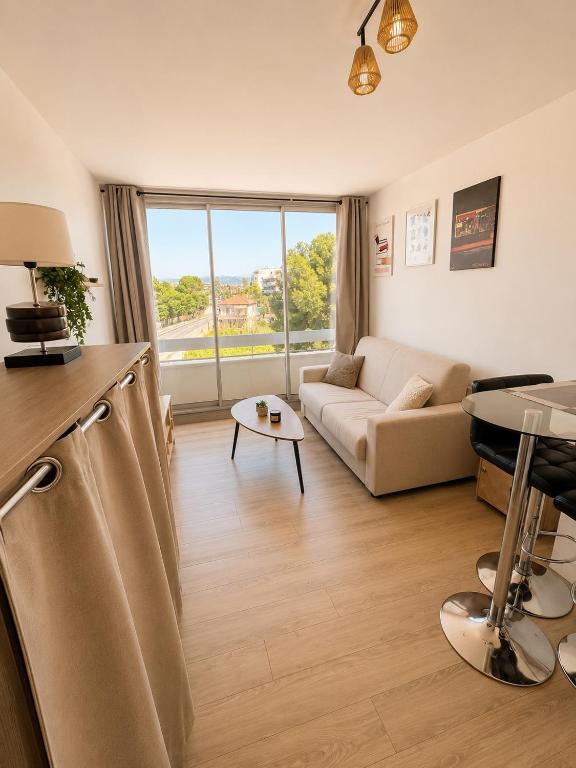 Studio lumineux avec parking et vue dégagée Antibes - 1