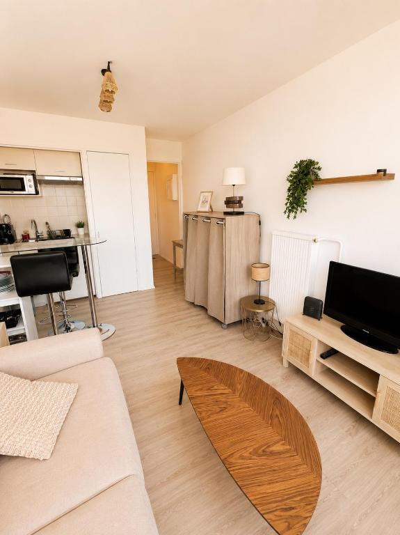 Studio lumineux avec parking et vue dégagée Antibes - 4