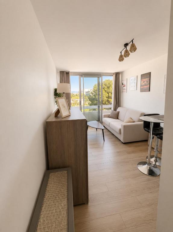 Studio lumineux avec parking et vue dégagée Antibes - 2