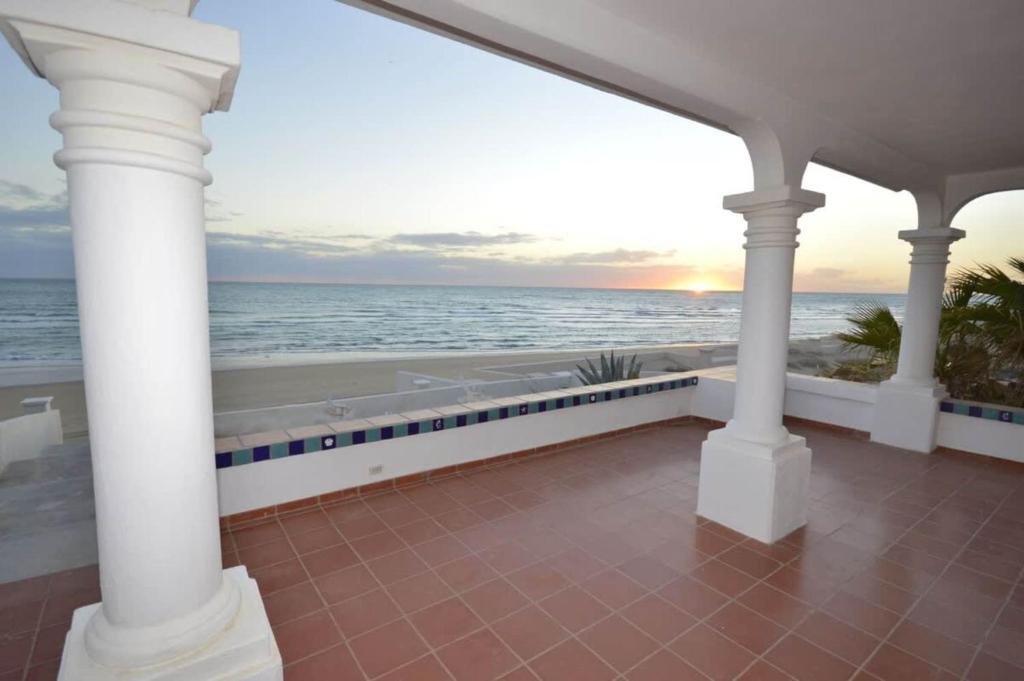 Beachfront Home in Rocky Point Casa Alhaja - 4