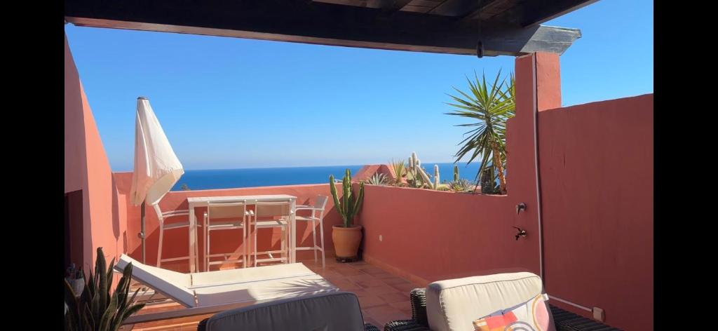 Luxury 3 bed Duplex Penthouse, 3 mins walk to the beach - 1