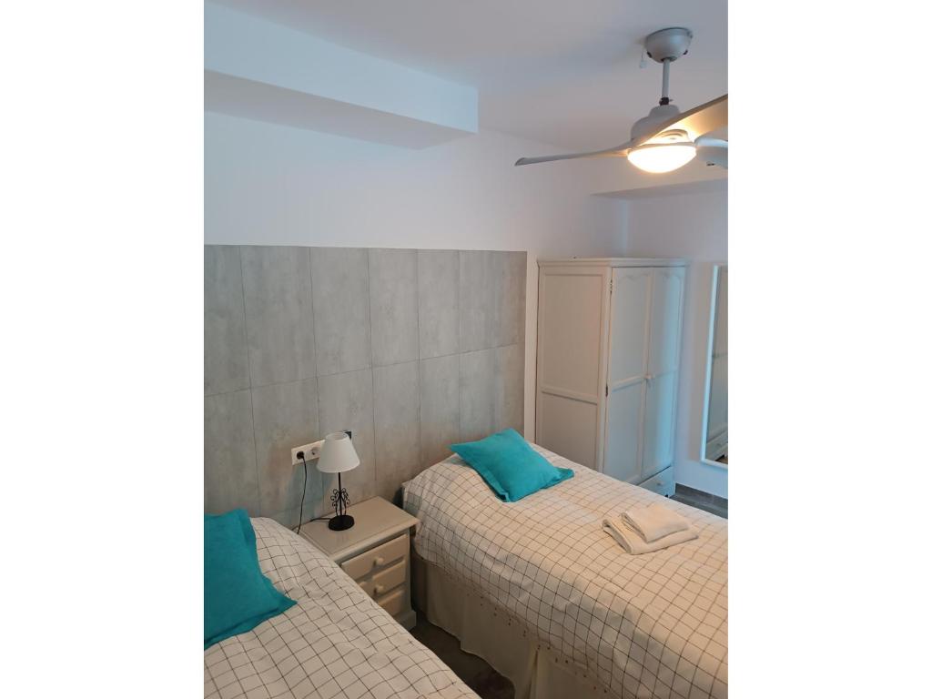 Beachfront Apartment with Terrace - 5