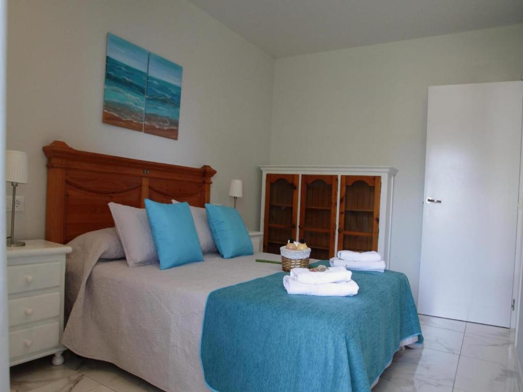 Apartment with beach and garden views - 4